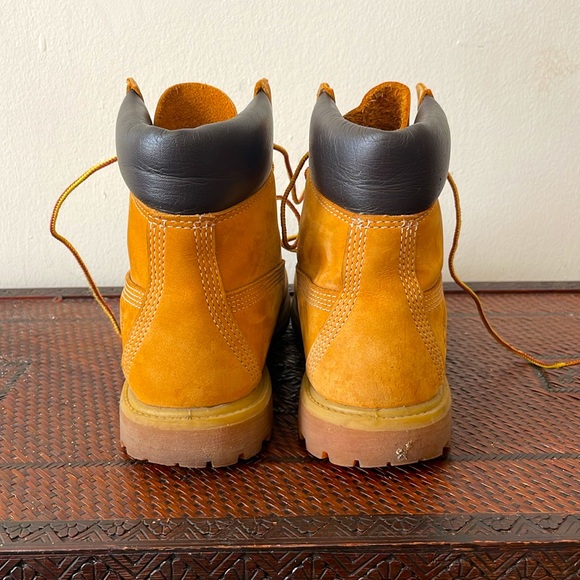 Timberland Classic Boots - Picture 3 of 8